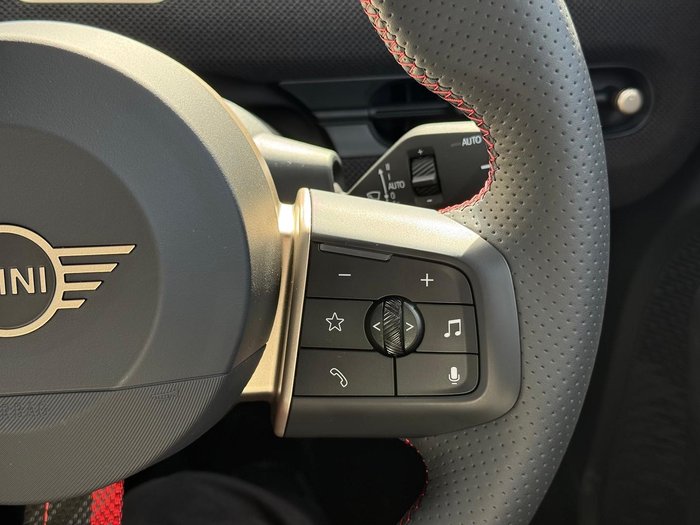 2026 MINI Aceman JCW E Favoured