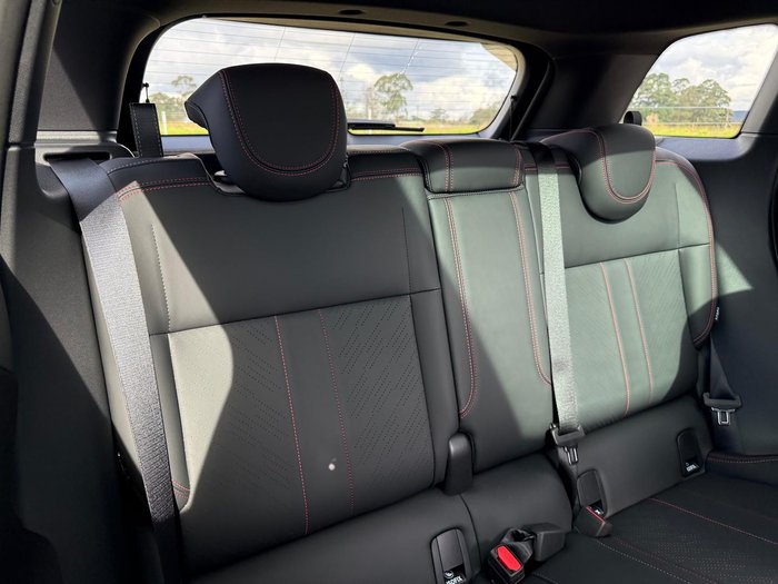 2026 MINI Aceman JCW E Favoured