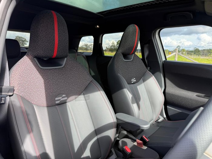 2026 MINI Aceman JCW E Favoured