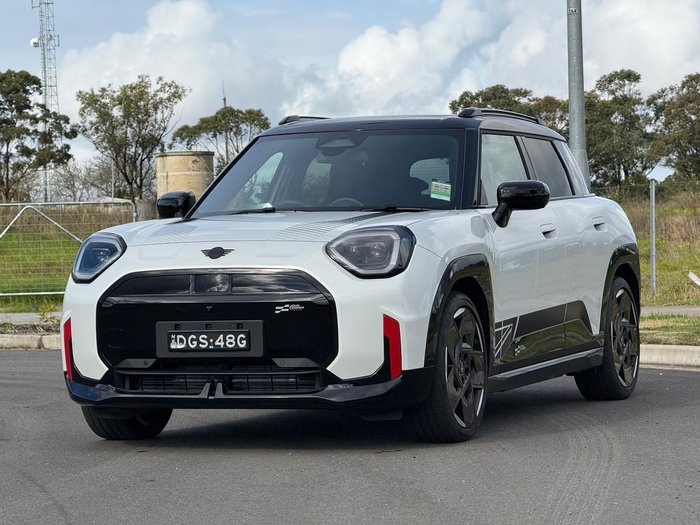2026 MINI Aceman JCW E Favoured