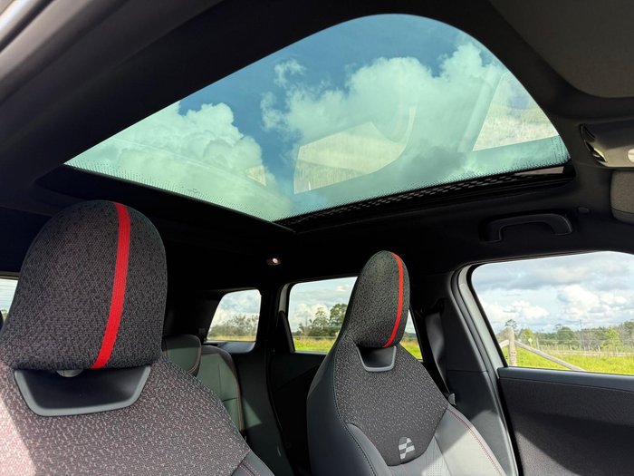 2026 MINI Aceman JCW E Favoured