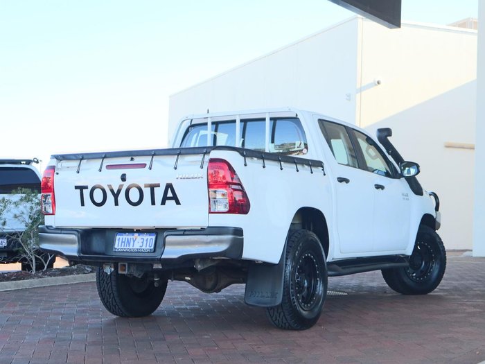 2020 Toyota Hilux SR