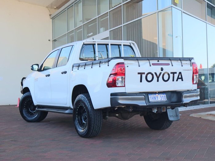 2020 Toyota Hilux SR