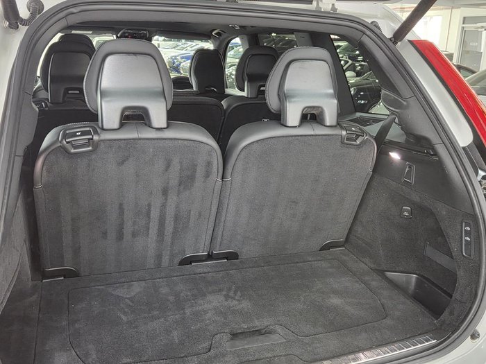 2022 Volvo XC90 B6 R-Design