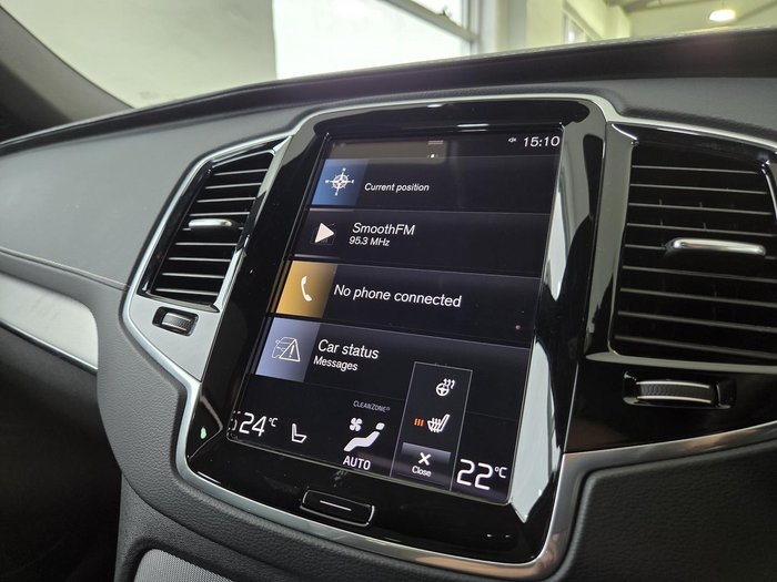 2022 Volvo XC90 B6 R-Design