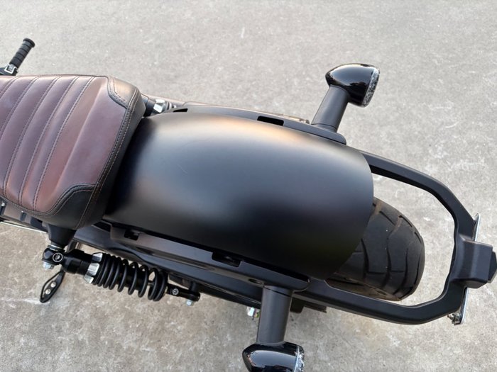 2019 Indian SCOUT BOBBER THUNDER BLK SMOKE Black