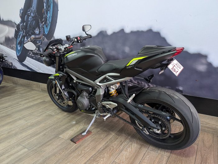 2022 Triumph STREET TRIPLE RS Black