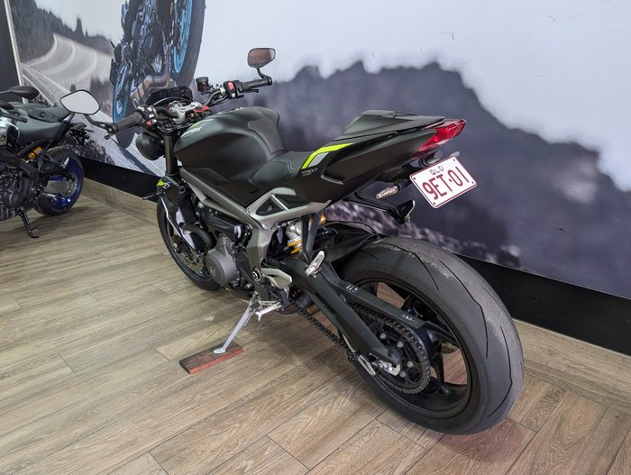 2022 Triumph STREET TRIPLE RS Black