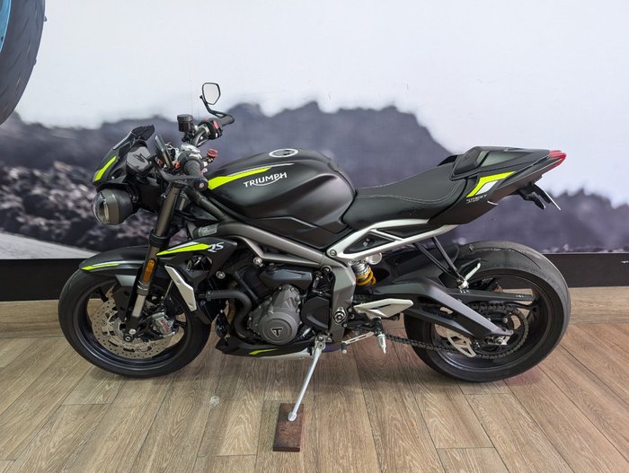 2022 Triumph STREET TRIPLE RS Black