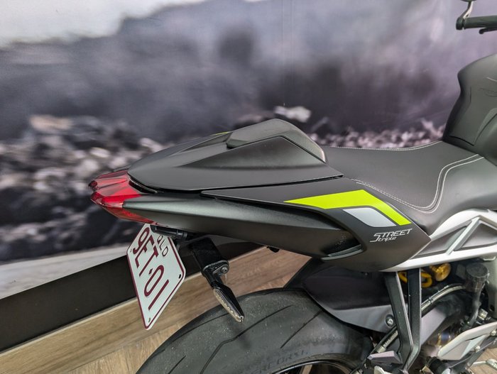 2022 Triumph STREET TRIPLE RS Black