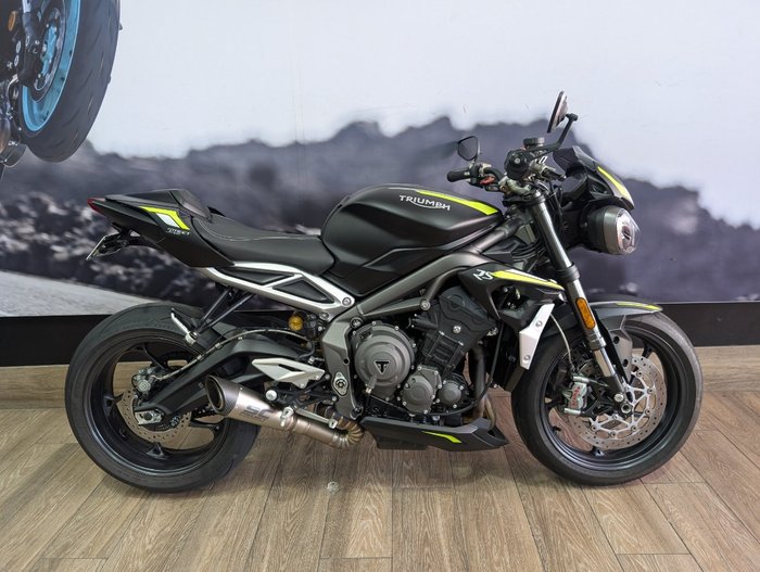 2022 Triumph STREET TRIPLE RS Black