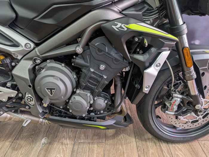 2022 Triumph STREET TRIPLE RS Black