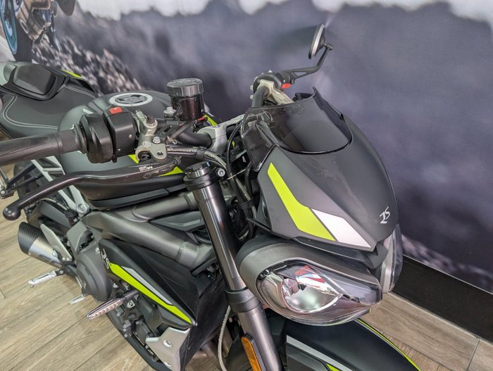 2022 Triumph STREET TRIPLE RS Black