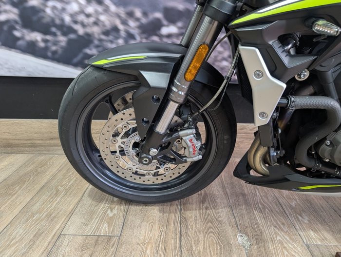 2022 Triumph STREET TRIPLE RS Black