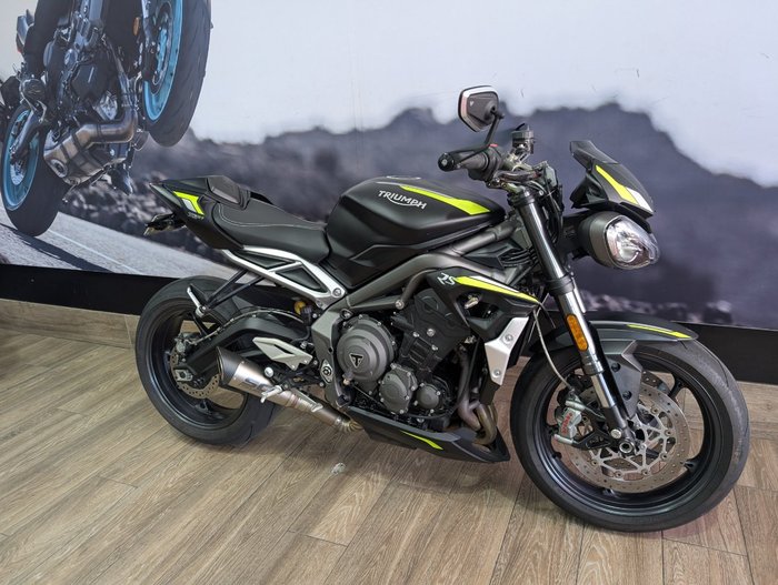 2022 Triumph STREET TRIPLE RS Black