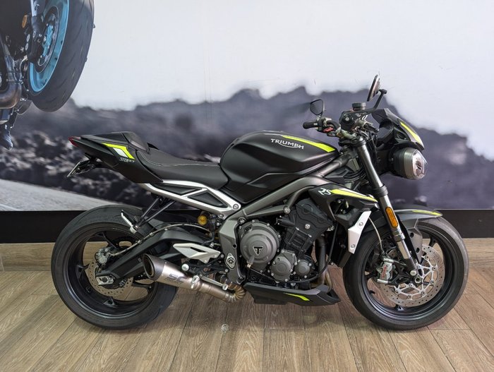 2022 Triumph STREET TRIPLE RS Black