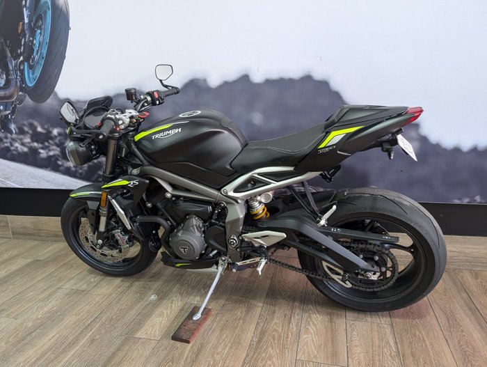 2022 Triumph STREET TRIPLE RS Black