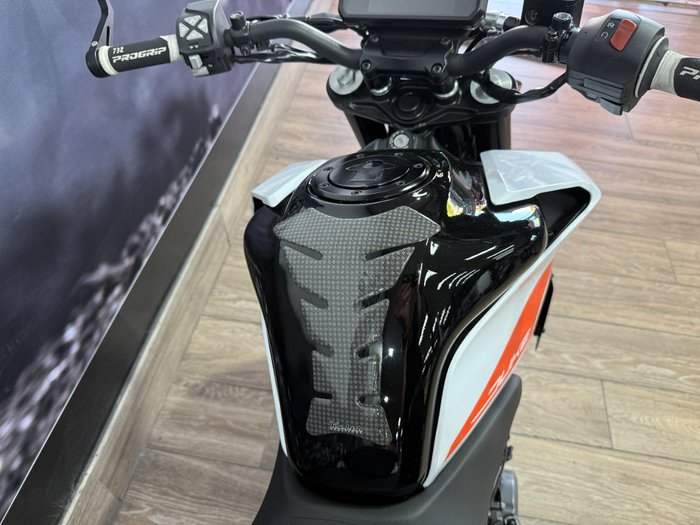 2022 Ktm 390 DUKE Black