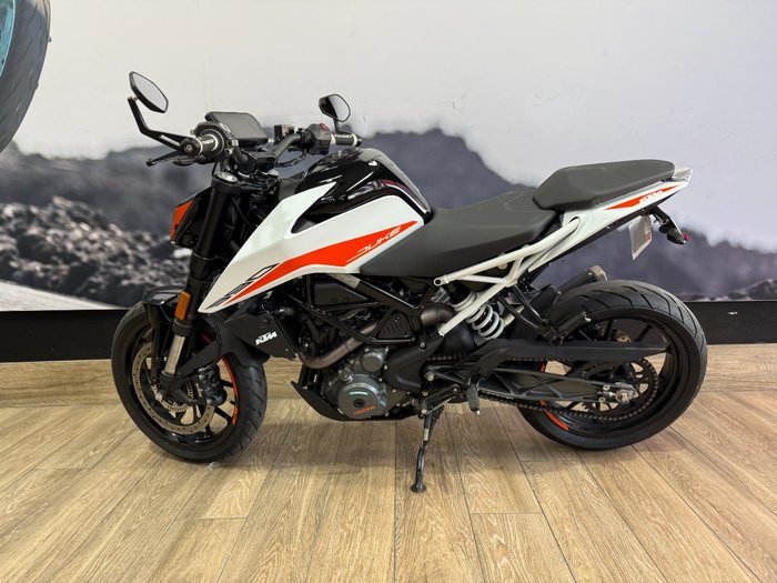 2022 Ktm 390 DUKE Black