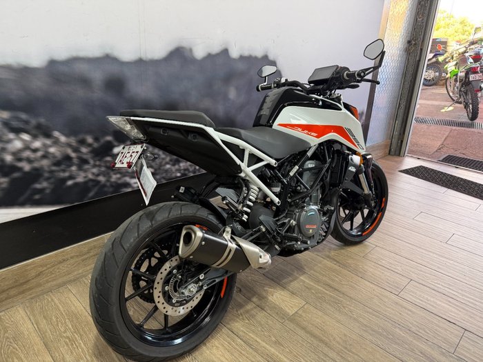 2022 Ktm 390 DUKE Black