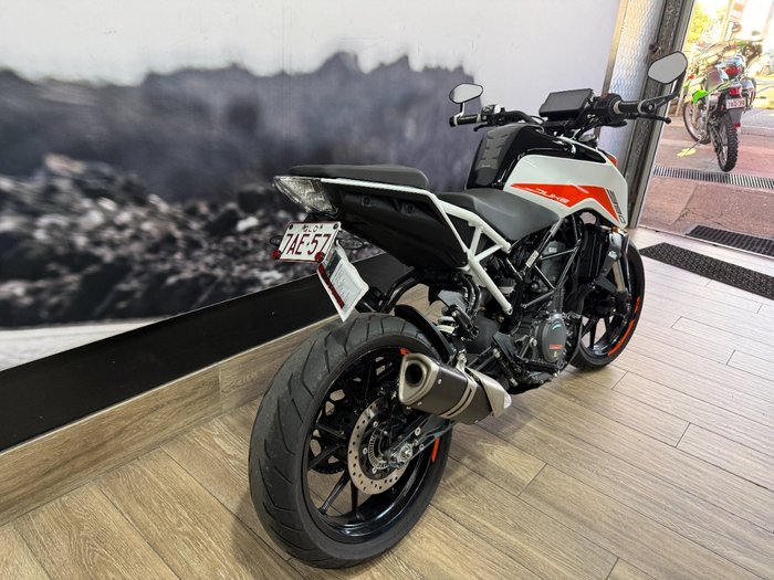 2022 Ktm 390 DUKE Black