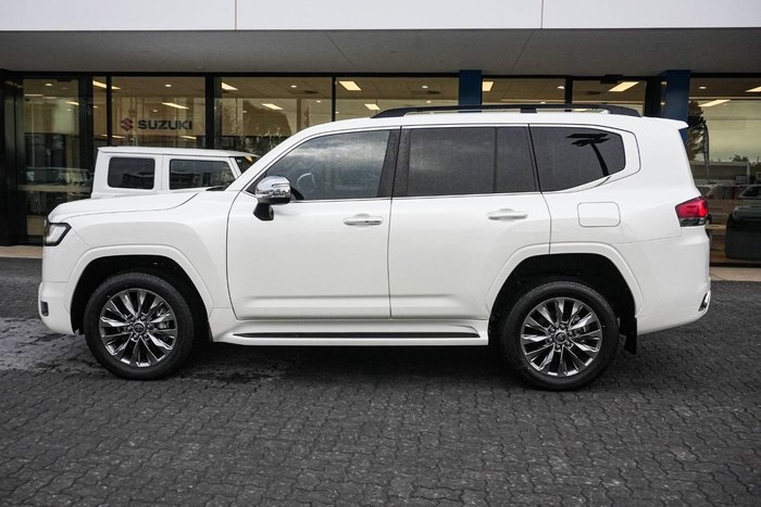 2022 Toyota Landcruiser Sahara ZX