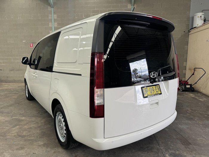 2022 Hyundai STARIA LOAD