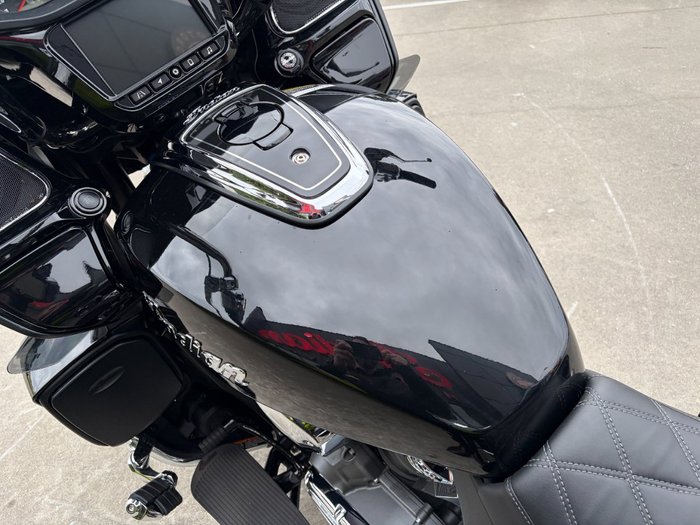 2023 Indian PURSUIT LIMITED PREMIUM BLACK METALLIC