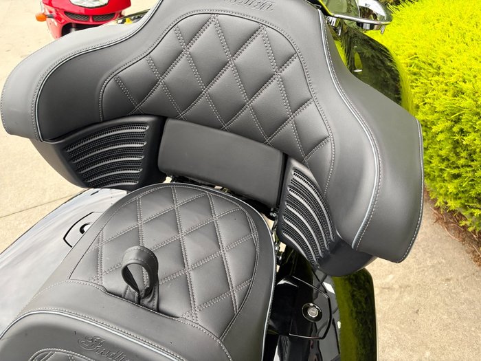 2023 Indian PURSUIT LIMITED PREMIUM BLACK METALLIC
