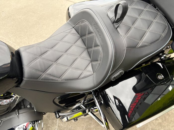 2023 Indian PURSUIT LIMITED PREMIUM BLACK METALLIC