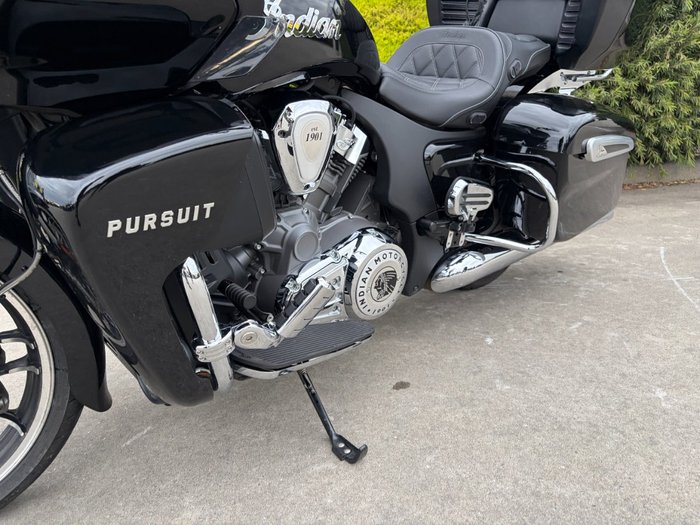 2023 Indian PURSUIT LIMITED PREMIUM BLACK METALLIC