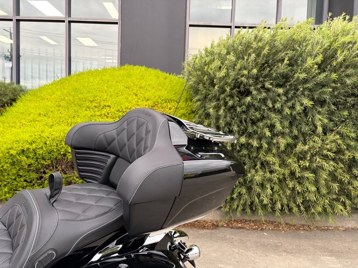 2023 Indian PURSUIT LIMITED PREMIUM BLACK METALLIC