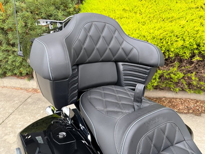 2023 Indian PURSUIT LIMITED PREMIUM BLACK METALLIC