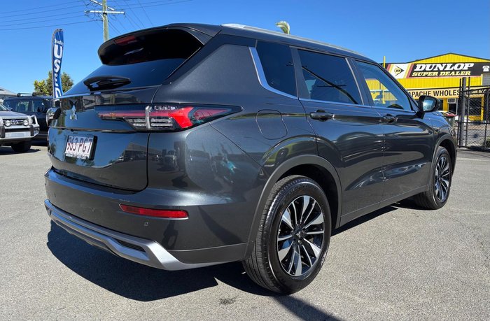 2025 Mitsubishi Outlander LS