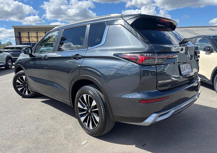 2025 Mitsubishi Outlander LS