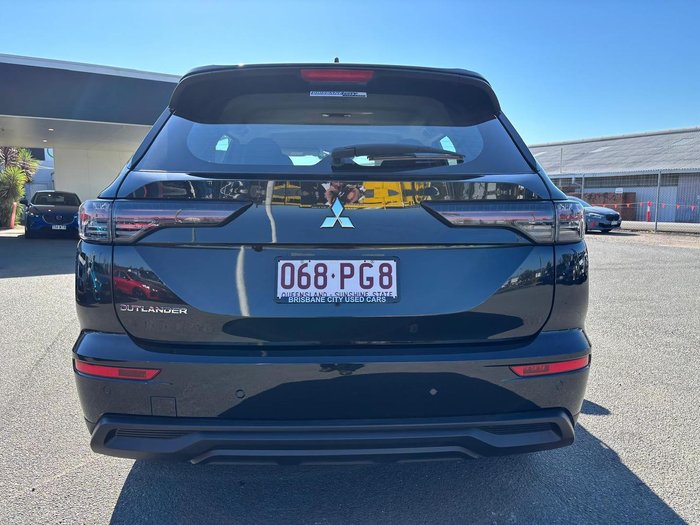 2025 Mitsubishi Outlander ES