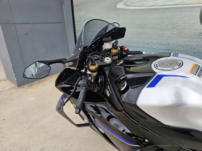 2026 Yamaha YZF-R1 M Black