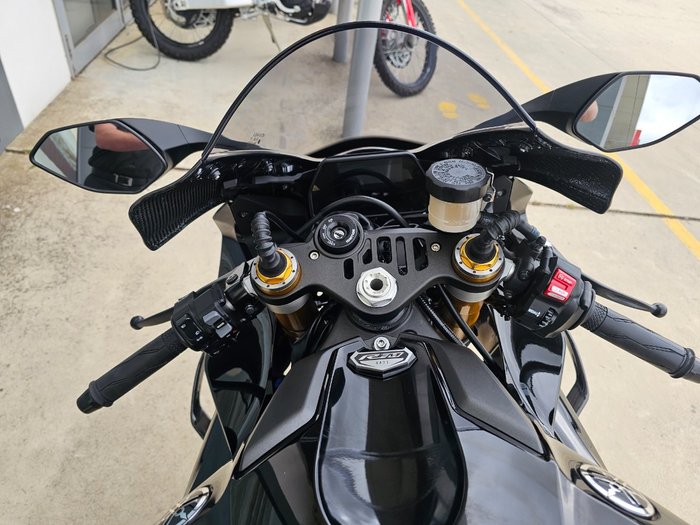 2026 Yamaha YZF-R1 M Black