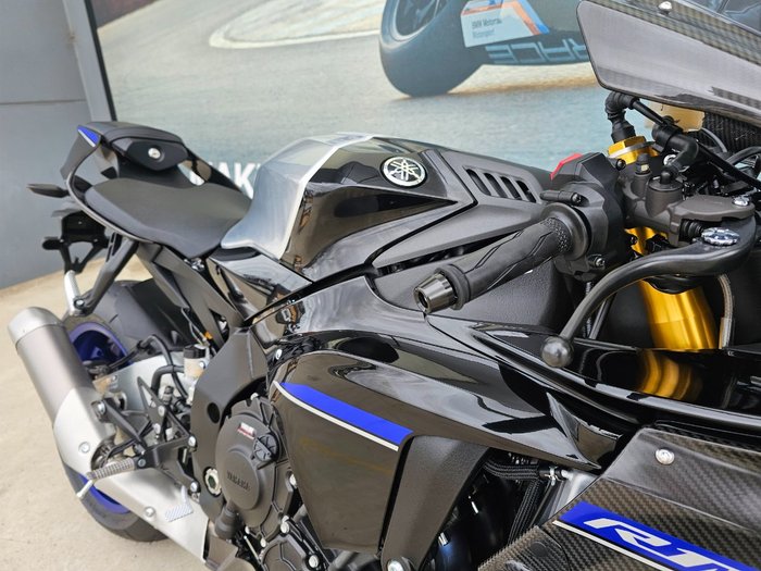 2026 Yamaha YZF-R1 M Black