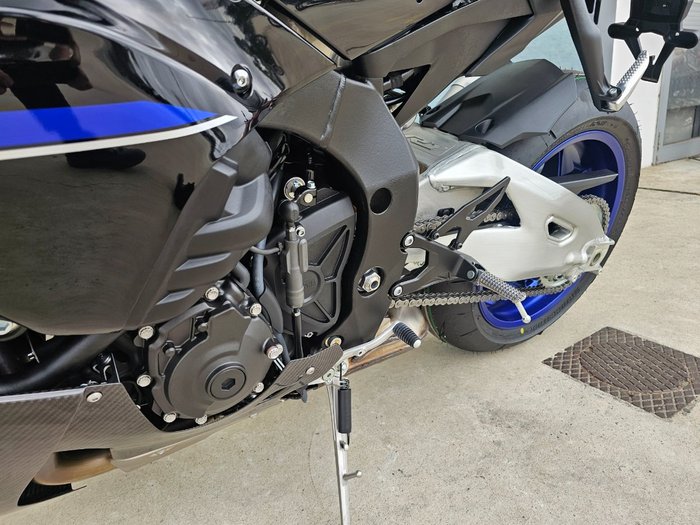 2026 Yamaha YZF-R1 M Black