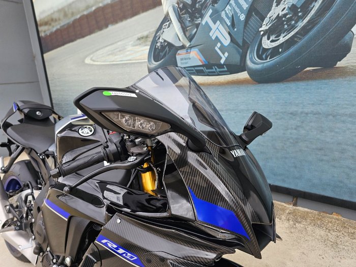 2026 Yamaha YZF-R1 M Black