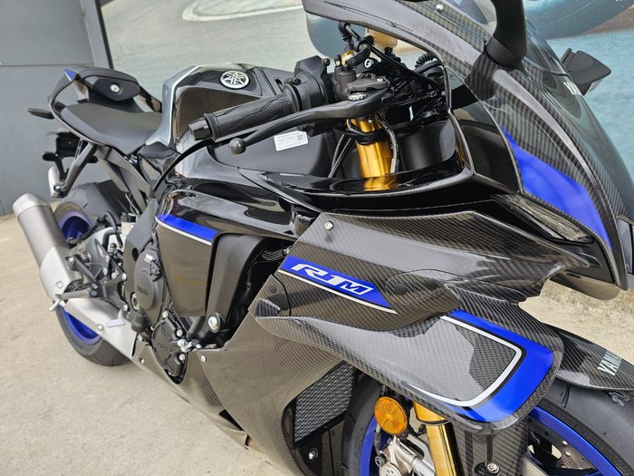 2026 Yamaha YZF-R1 M Black