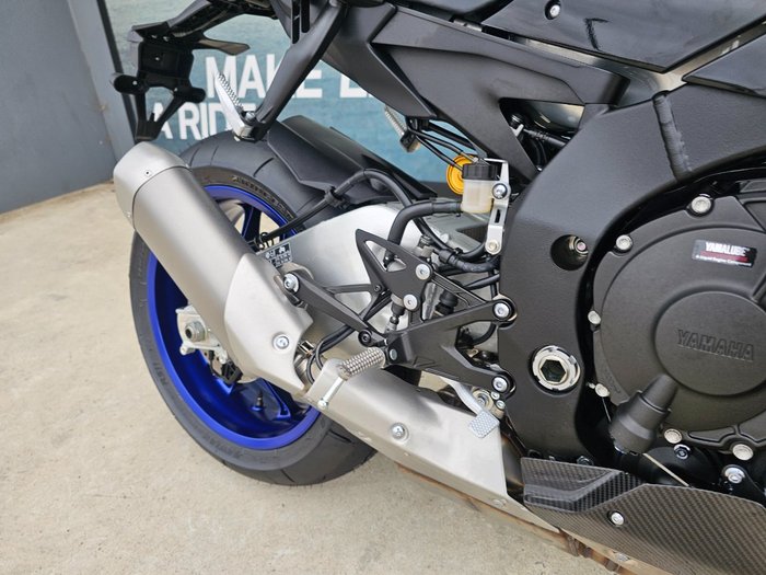 2026 Yamaha YZF-R1 M Black