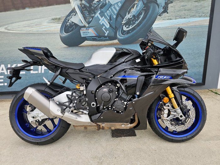2026 Yamaha YZF-R1 M Black
