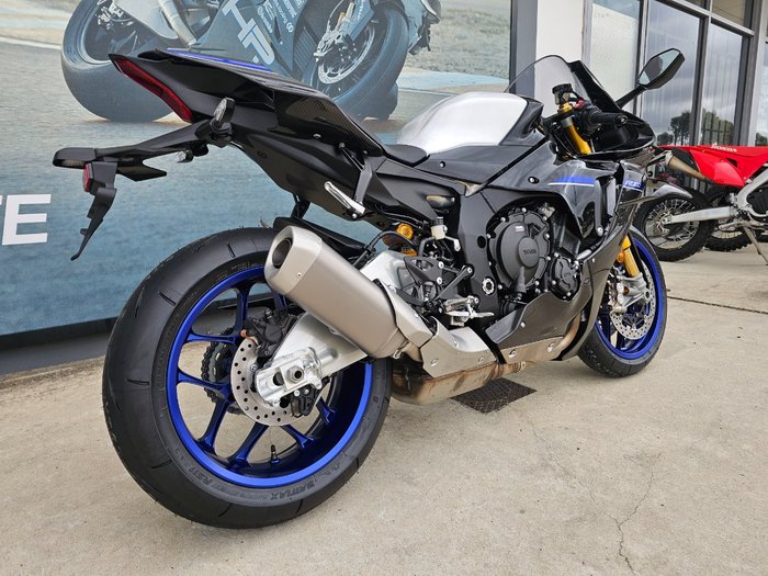 2026 Yamaha YZF-R1 M Black