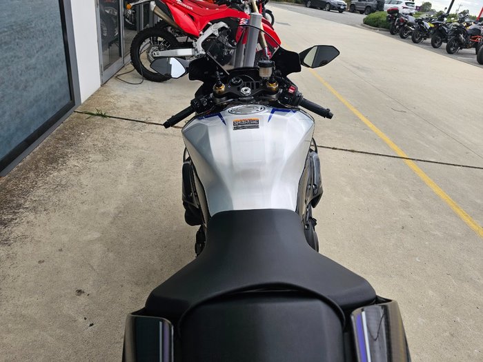 2026 Yamaha YZF-R1 M Black