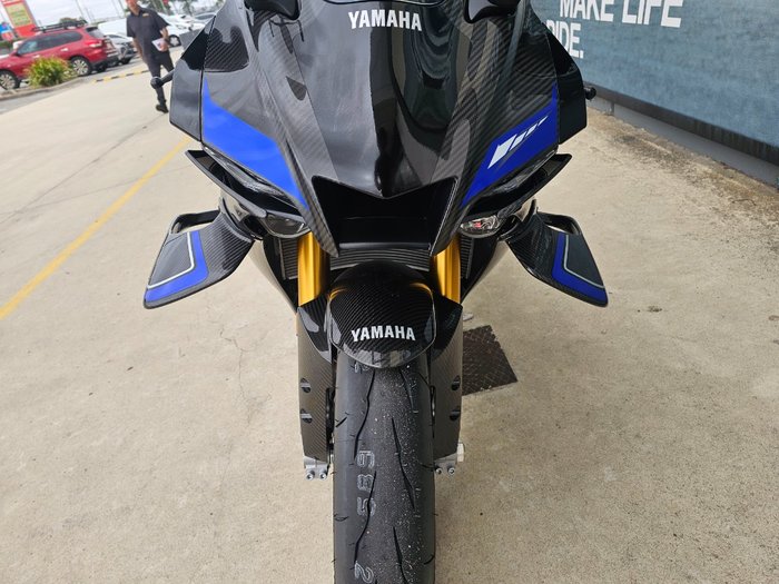 2026 Yamaha YZF-R1 M Black