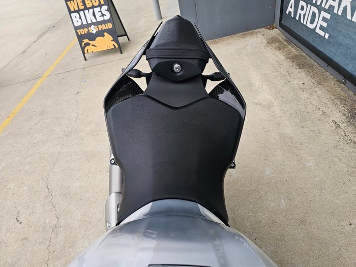 2026 Yamaha YZF-R1 M Black
