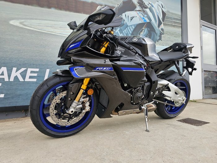 2026 Yamaha YZF-R1 M Black