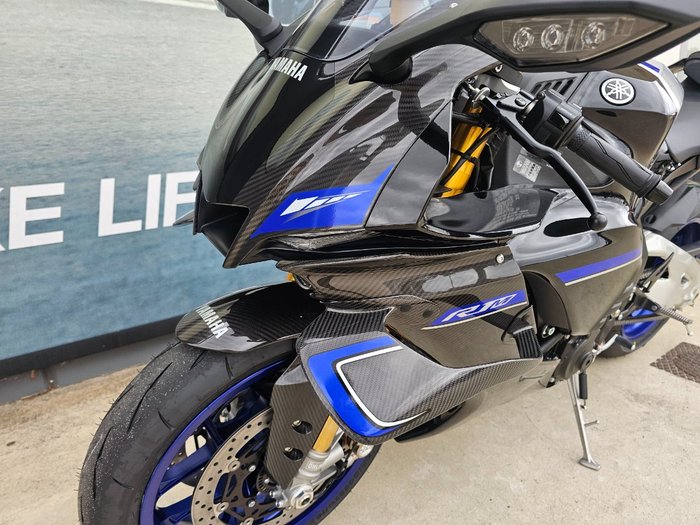 2026 Yamaha YZF-R1 M Black